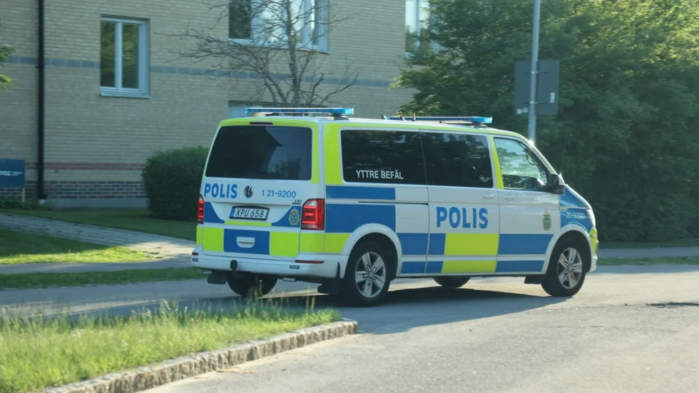 En pojke i 7-årsåldern har försvunnit i stadsdelen Sävja på tisdagskvällen. En sökinsats pågår nu. 
