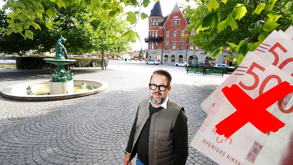 Kretsstyrelsen har valt att stoppa partistödet till den lokala moderatföreningen Eskilstuna-Torshälla-Västra, där Jari Puustinen är ordförande. Det i väntan på att värvningskampanjen ska utredas.