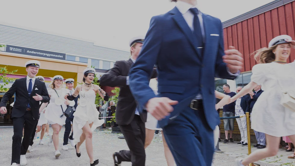"Våra framtida samhällsmedborgare får sin grund i skolan". Arkivbild: Studenten 2024, Skellefteå.
