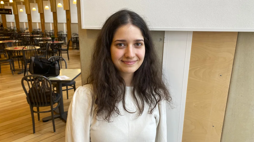 22-åriga Perlla Kandakji läser den sjätte terminen på apotekarprogrammet vid Uppsala universitet.