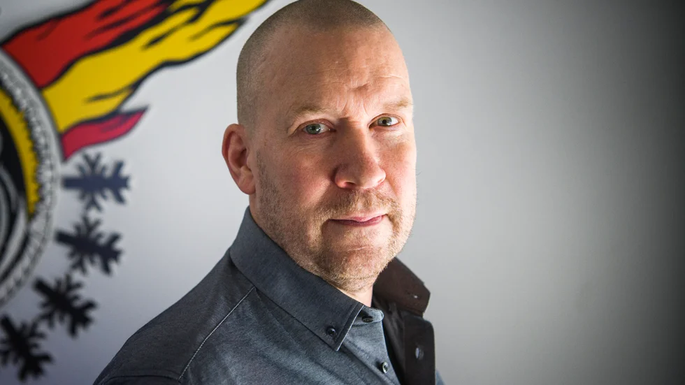 Stefan Nilsson, som entledigats från sin tjänst som general manager i Luleå Hockey, hade två år kvar på kontraktet. Därmed får föreningen fortsätta betala hans lön.