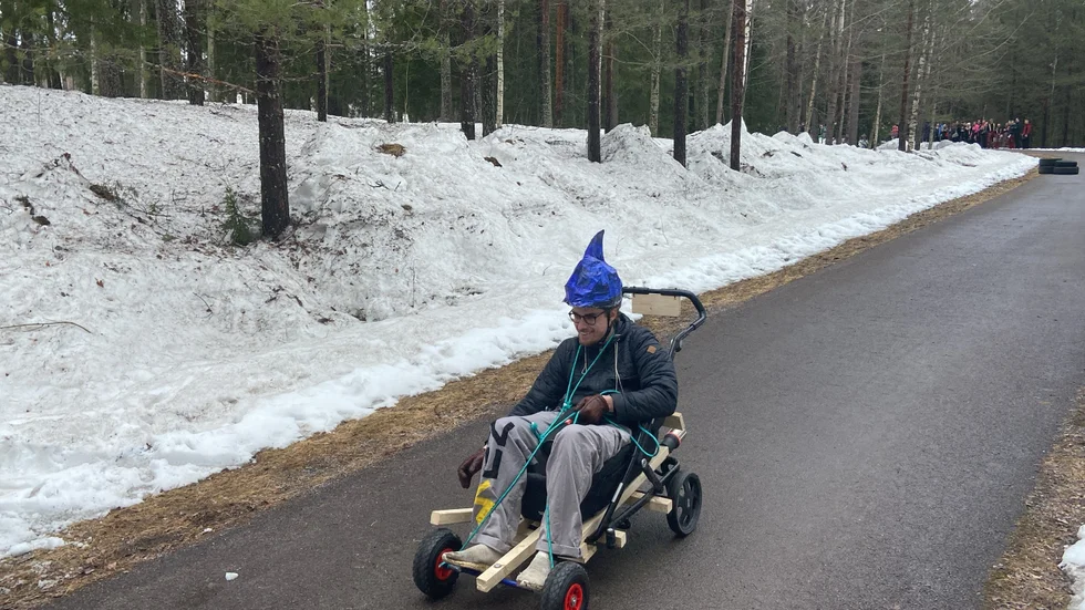 Linus Lindgren var chafför för laget Babyshark. En lådbil som var uppbyggt av en barnvagn