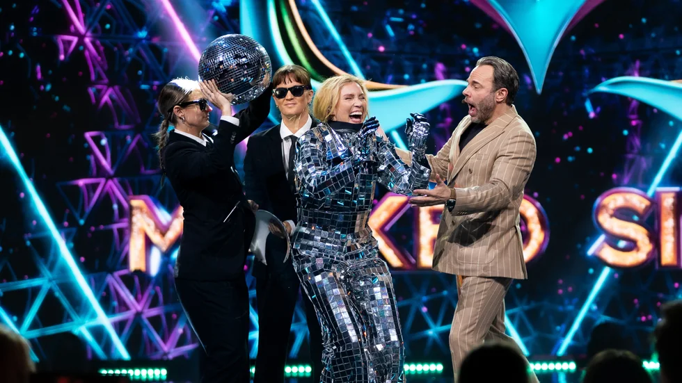 Discokulan fick ta av masken i TV4:s "Masked singer". Pressbild.