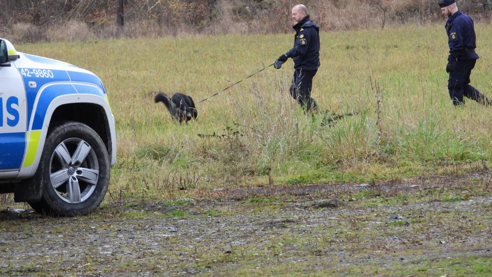 På tisdagen anhölls en man misstänkt för rån i Lund utanför Söderköping. Polisen sökte bland annat med hundpatrull i området.