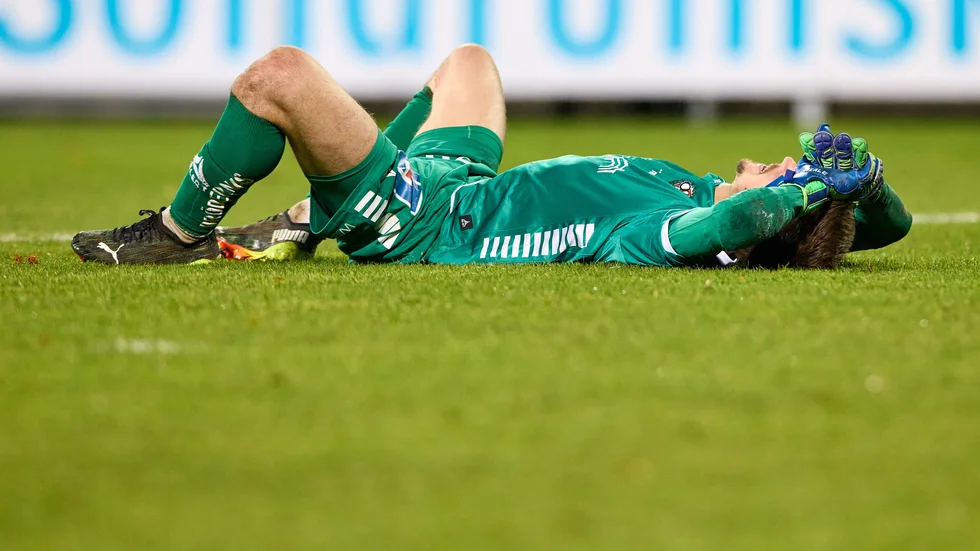 Örebromålvakten Bobby Allain deppar efter 1–1-matchen.