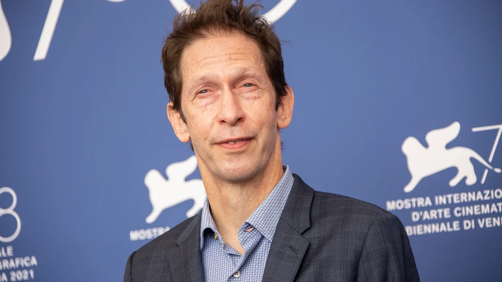 Tim Blake Nelson spelar den på ytan timide gamle Henry. När Henry tvingas in i en omöjlig situation uppdagas hans vapentalanger och ett oväntat förflutet. Arkivbild.