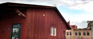 Vi vill att godsmagasinet i Gnesta ska rivas