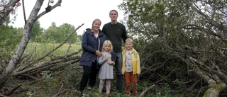 Familjen Lindblom vann kampen om unika sjötomten i Flen: "Blir glad varje gång jag kommer hit"