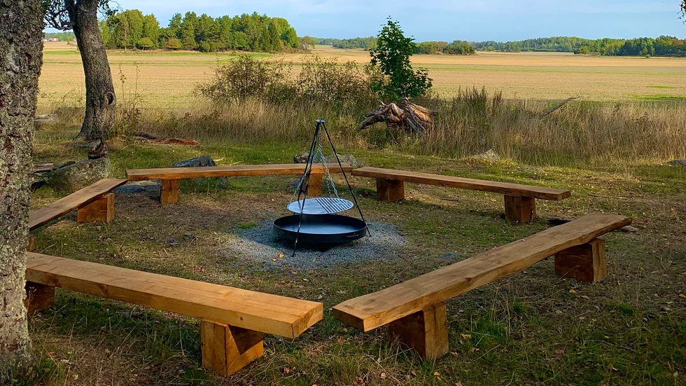 Så här ser uteklassrummen ut när de är färdiga. Just denna ligger vid Vallby skola utanför Eskilstuna.