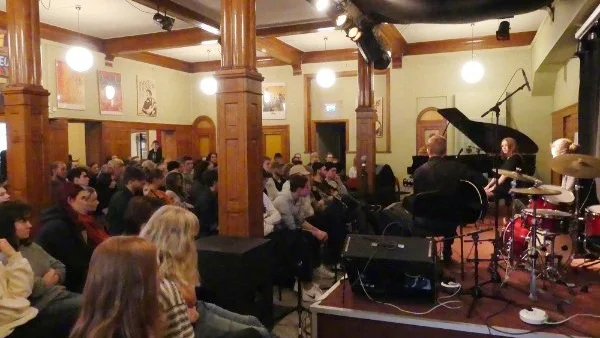 Musikföreningen Crescendo kanske sjunger på sista versen. 