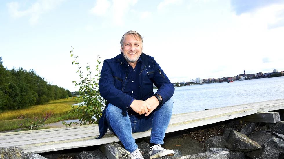 "Politiken innehåller ju så fantastiskt många möten med människor och verksamheter, så givetvis kan jag sakna det livet. Men det måste ha varit hemskt vara i riksdagen nu under pandemin då alla sådana träffar uteblir och formas till zoom-samtal istället. Förskräckligt trist, säger Krister Hammarbergh som var moderat riksdagsledamot 2004 till 2018.