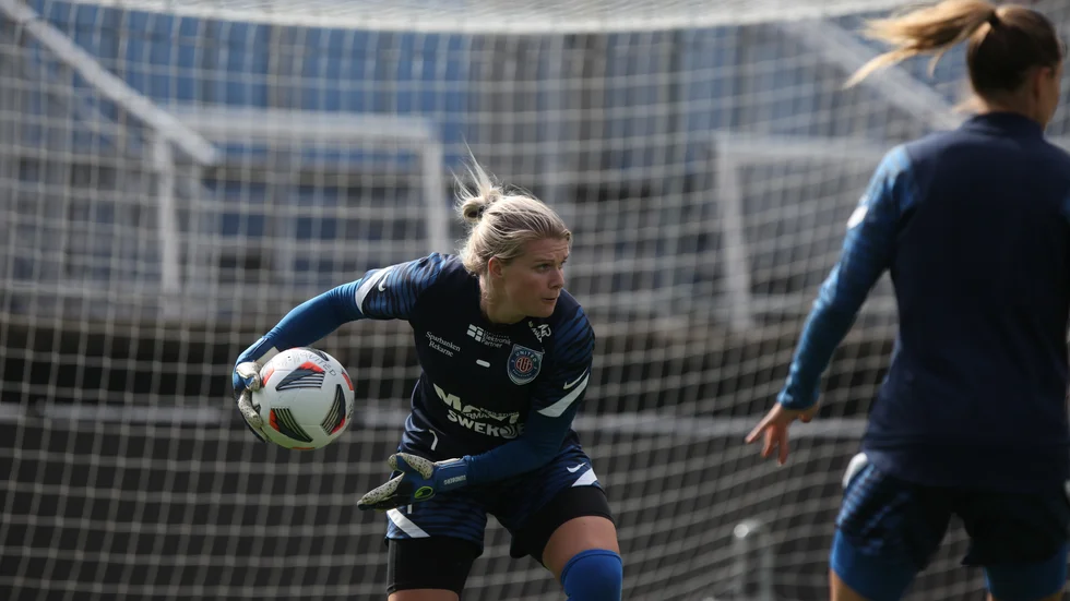 Emelie Lundberg har vaktat Uniteds mål i de sex senaste matcherna där fyra av dem resulterat i seger. På söndag ger sig hon och laget ner till Kristianstad med förhoppningen om nya framgångar.