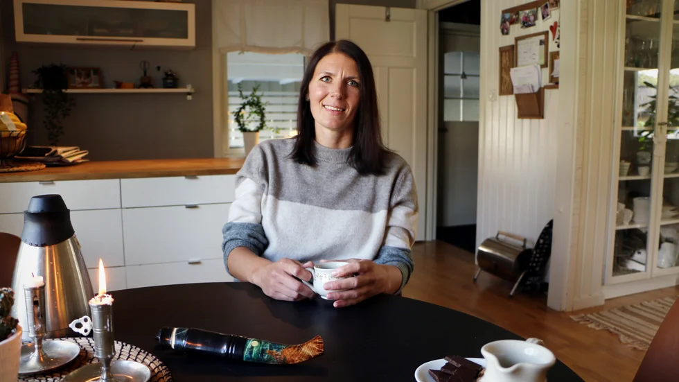 Hanna Nordgren driver företaget Knivmakardotter där hon skapar knivar inspirerade av den norrländska naturen och djurlivet. "Jag tycker att det är jätteroligt, det ger mig sådan energi och glädje", säger hon.