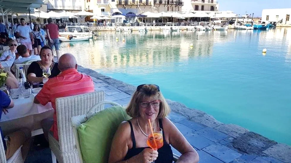 Gunnel Samuelsson från Visby är på Kreta tillsammans med sin man.