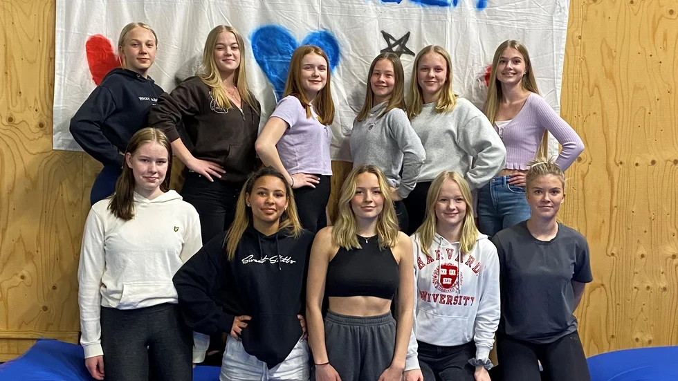 Det segrande laget från GF Katrineholm i första trupptävlingen på ett och ett halvt år. Bakre raden från vänster Agnes Palm, Stina Ljungman, Agnes Hovsby, Nova Olander, Hanna Palm, Ebba Nylander. Främre raden från vänster Filippa Albringer, Rachel Persson, Kajsa Cervin, Celine Gustafsson och Signe Rytter.