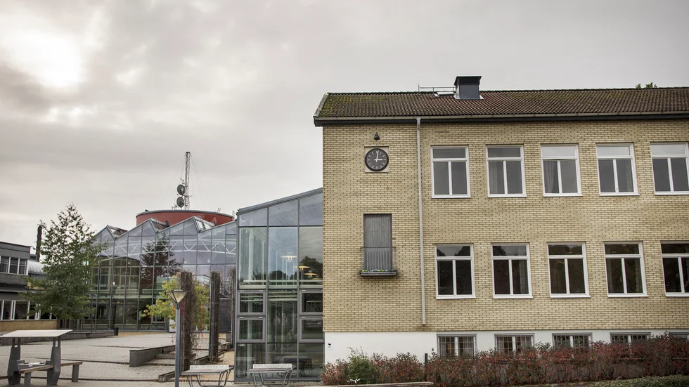 I våras genomgick Stenhammarskolan i Flen ett stålbad, skriver debattörerna.