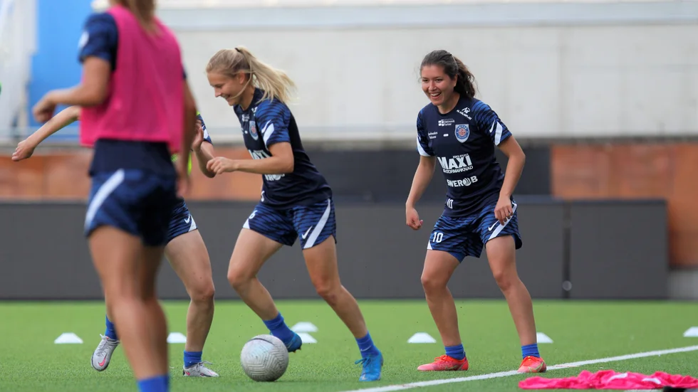 Loreta Kullashi (höger) kan lämna United under det kommande transferfönstret.