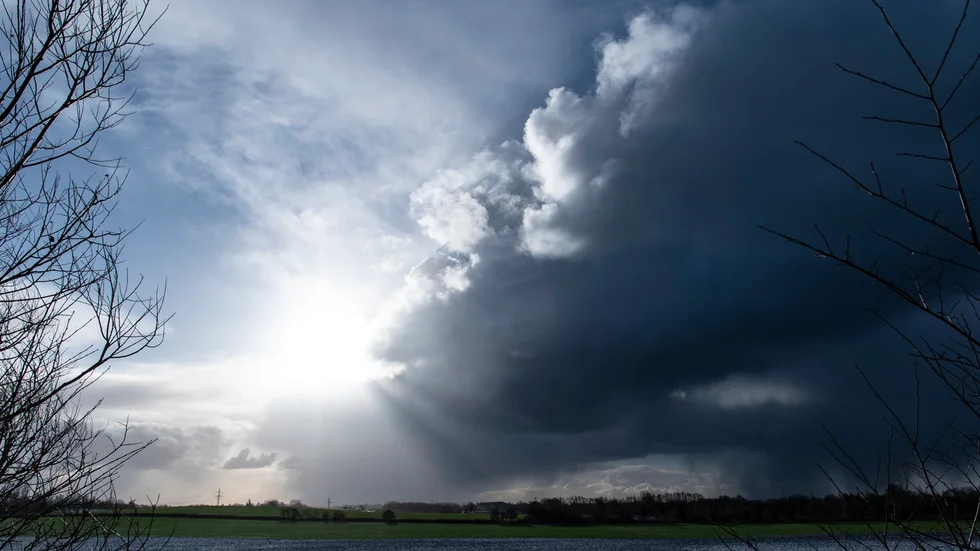 Sol idag, men sedan drar skurarna in över Östergötland.