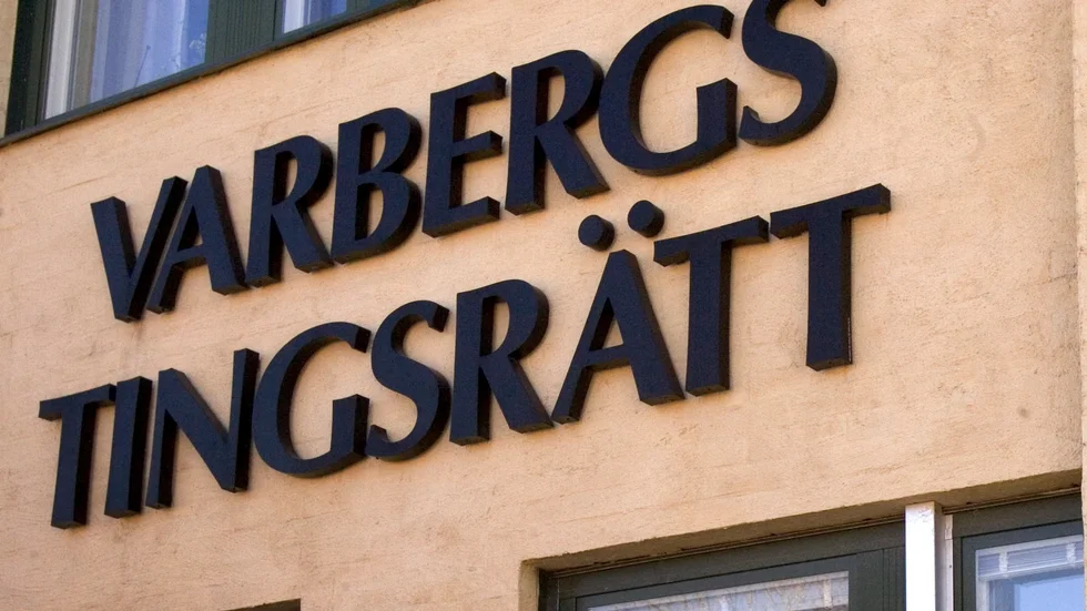 En kvinna åtalas i Varbergs tingsrätt för att ha mördat en man utanför Kungsbacka. Arkivbild.