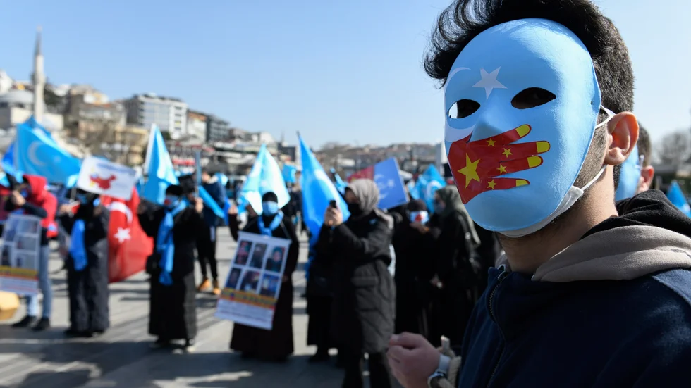Uigurer som bor i Turkiet demonstrerar mot Kinas övergrepp mot minoritetsbefolkningen i provinsen Xinjiang. Arkivbild.
