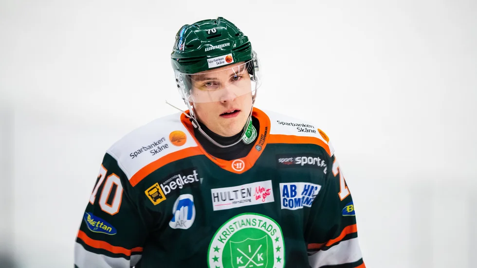 Gnestafostrade Acke Ringström, som spelat i Nyköping, lägger klubban på hyllan.