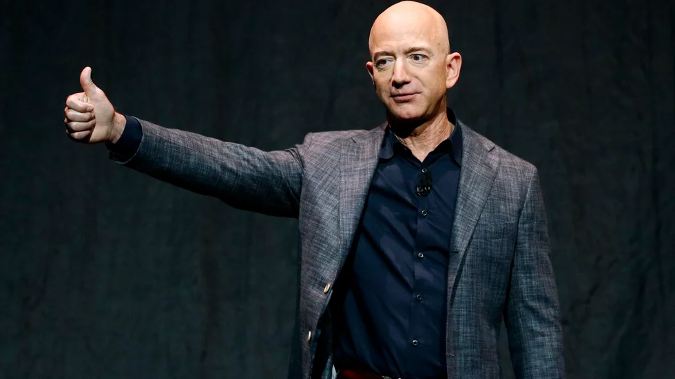 Världens rikaste man Jeff Bezos har en fin båt på gång. Arkivbild.