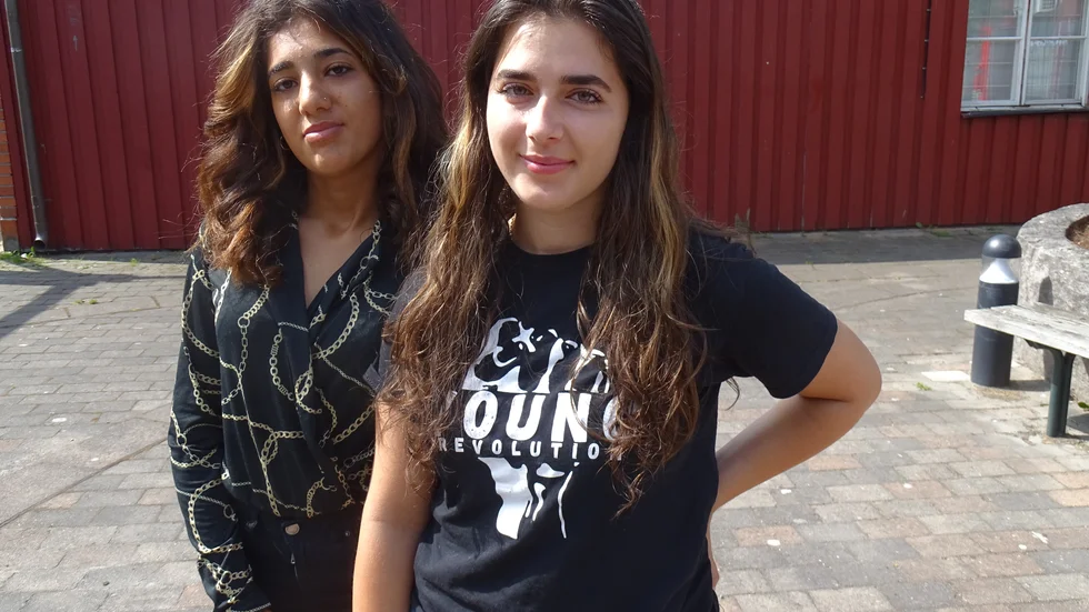 Hanya Rahimi och Lollo Mubarak berättar om sina erfarenheter av distansundervisning.