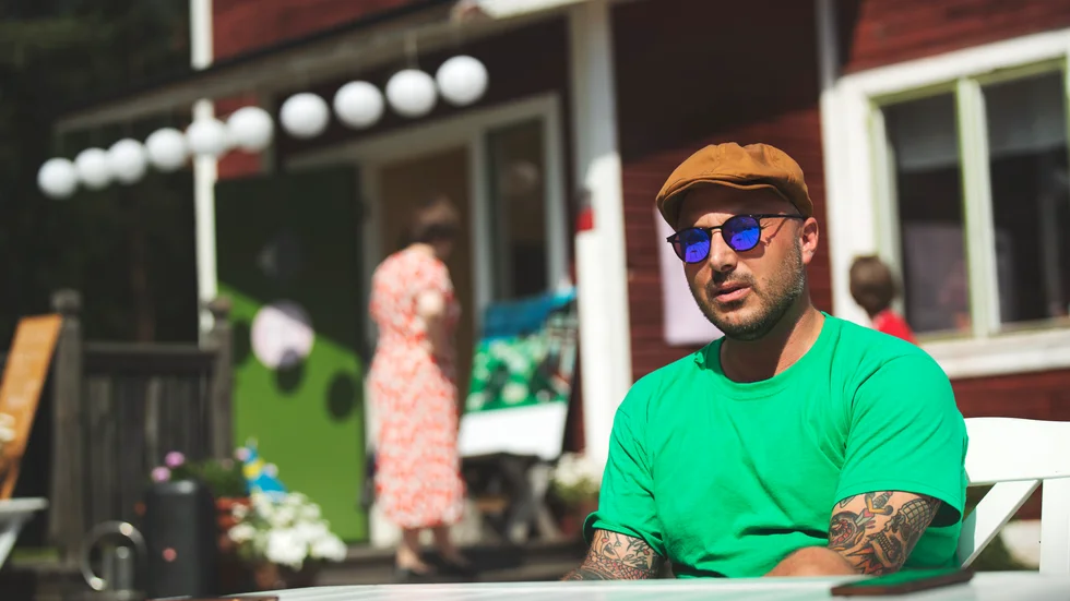 Christian Gillros har många planer för Kolarens café. Han menar att platsen har stor potential. 