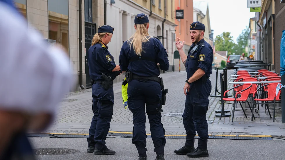 Polisen förhörde ett stort antal vittnen som befann sig på platsen.
