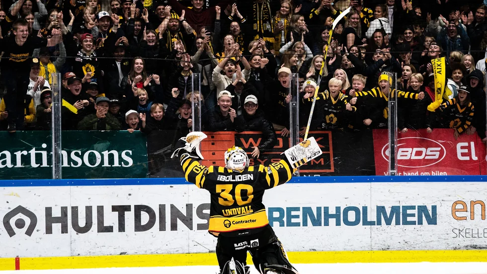Hattrick i veckans räddning för Lindvall. "Plocken mot Örebro, den med klacken i ryggen, den är jag mest nöjd med", säger han. 