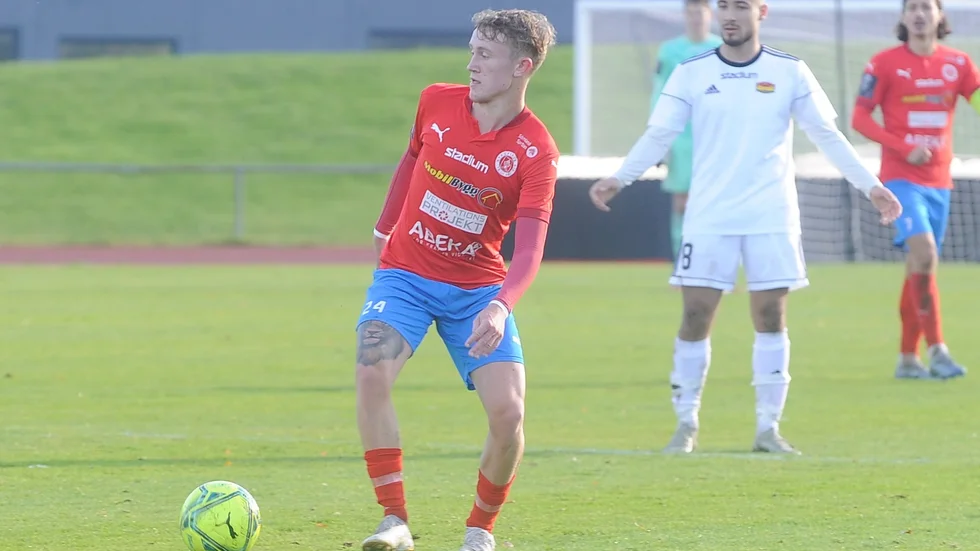 Skön att äntligen få starta en seriematch. Det är ju det man tränat för hela säsongen, säger Bissarnas mittfältare Robert Andbjer.