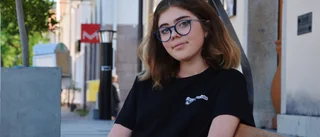 Tekla, 14, snackar med lokalpolitiker i ny poddserie • Bjuder in fler att vara med