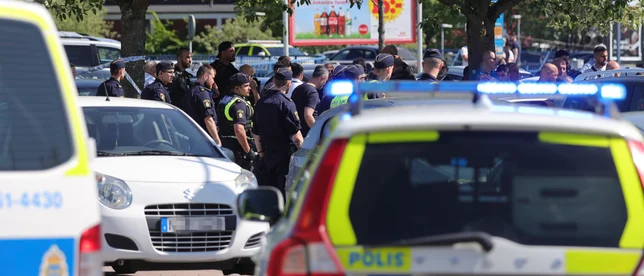 Sex begärs häktade efter bråket i Hjällbo