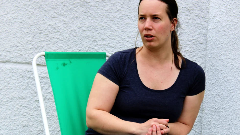 Ungdomspedagogen Anja Persson menar att det är viktigt att man som tonårsförälder är tydligt med att ens barn inte får dricka alkohol innan hen fyllt 18 år.