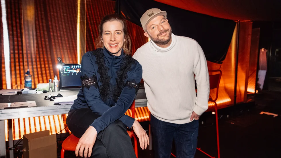 Anna Granath och Micke Mårtensson har skrivit manus till Melodifestivalen i år. Pressbild.