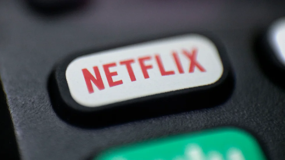 Netflix går starkt – men många uppger att de delar konton med personer utanför hushållen. Arkivbild.