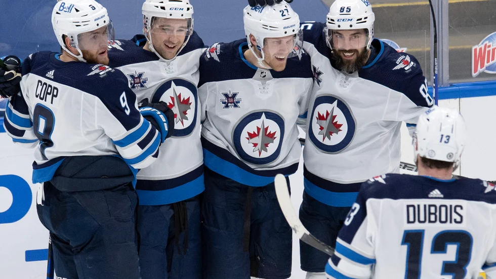 Winnipeg fick jubla sedan man avslutat sejouren i Toronto med två vinster och en oavgjord match.
