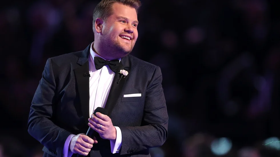 James Cordens The Late Late Show har blivit mycket bättre sedan coronapandemin blev verklighet. Anledningen är att inspelningen är publiklös, menar Andreas Eriksson. 