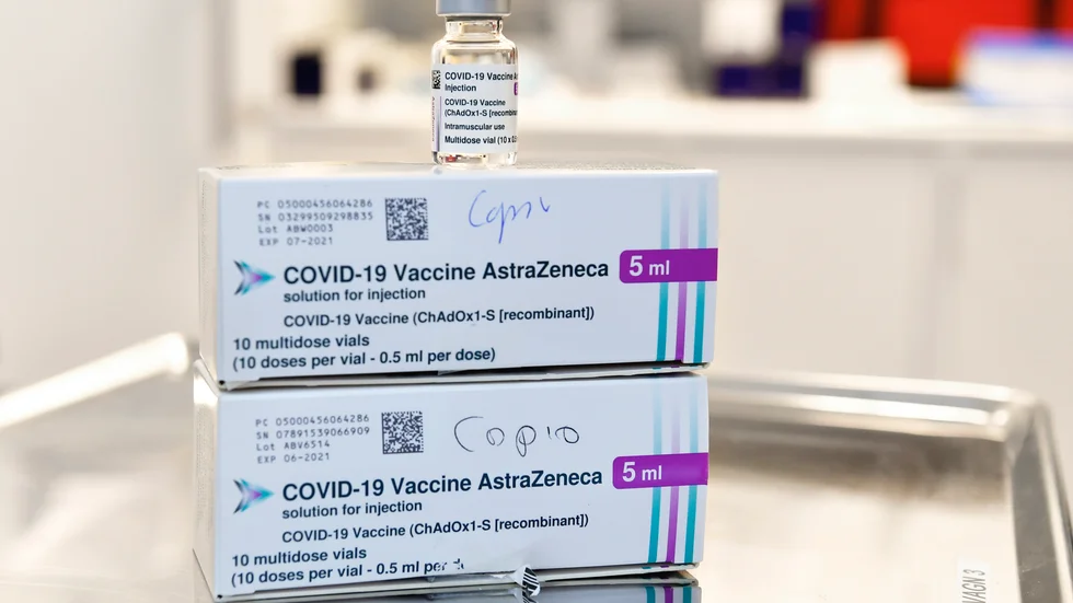 Om man vägrar vaccinera sig (utan giltigt skäl) ska man då vägras vård om man smittats av covid? skriver "Fundersam som väntar på fjärde dosen."