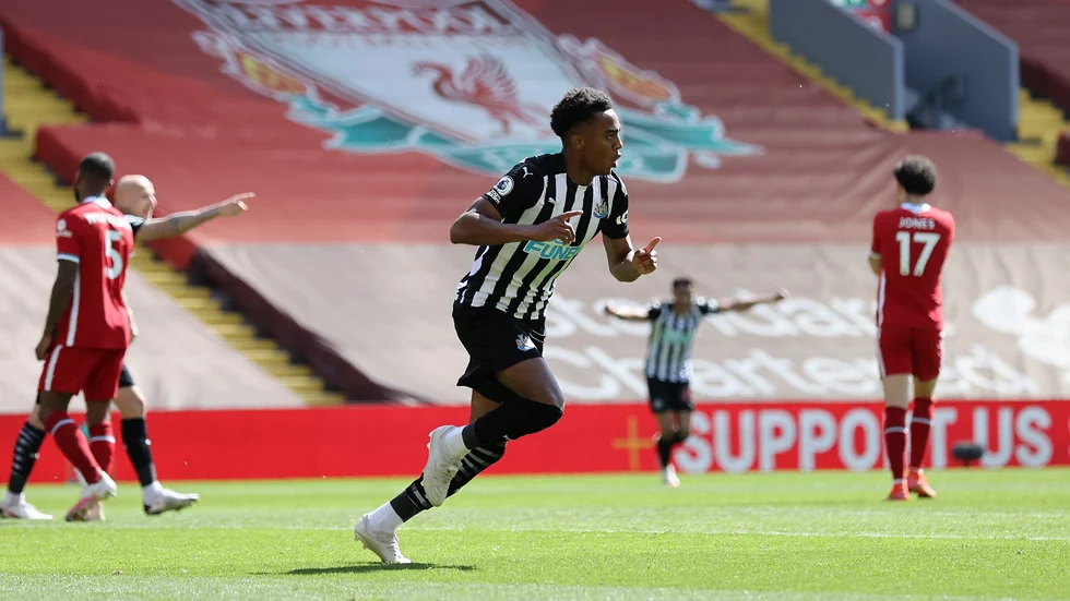 Joe Willock jublar efter sin sena kvittering.