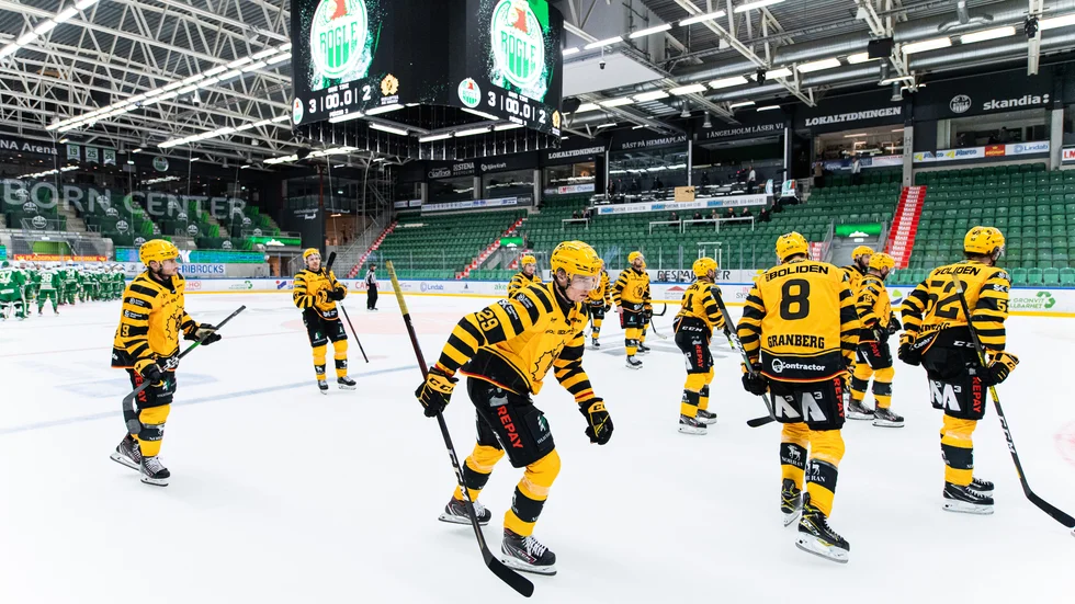 Skellefteå AIK förlorade den inledande SM-semifinalen mot Rögle med 3–2 på bortais. Under lördagen möts lagen igen, även då i Catena Arena.