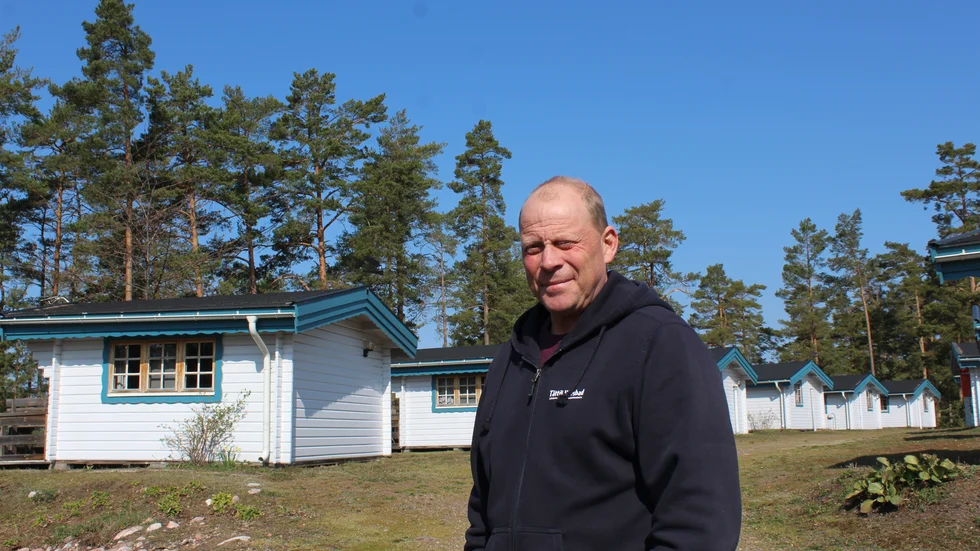 Michael Algotsson representerar bolaget Tättö Havsbad AB.