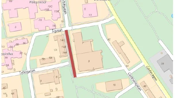 På markerad sträcka på Centralgatan mellan Ågatan och parkeringen vid handelshus enligt kartbild får fordon inte föras, enligt Älvkarleby kommun. Men från 1 september upphör förbudet. 
