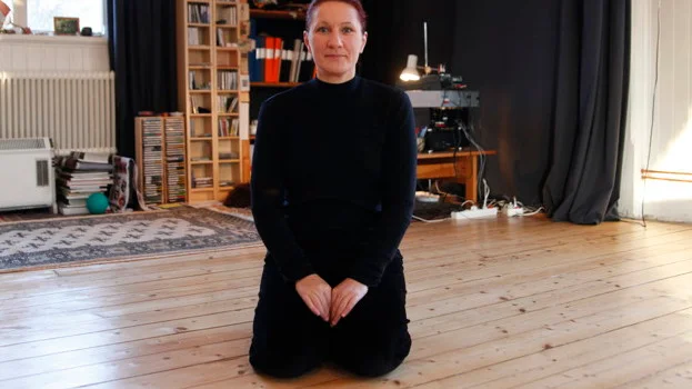 Su-En, konstnärlig ledare för Su-En Butoh Company, vill se bättre förutsättningar för den sceniska danskonsten i Uppsala kommun.