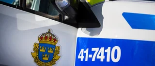 Bilförare i Motala visade upp falskt körkort - åtalas