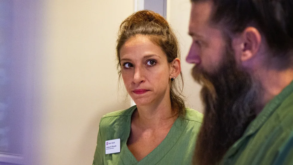 Jeilan El Khosht är distriktssköterska och Pelle Löreleius är verksamhetschefpå sprutbytet i Uppsala.
