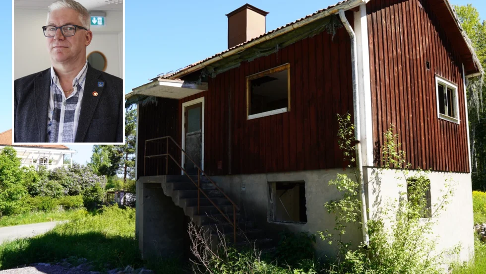 Tvättstugan i Skaftet. Politikerna i miljö- och byggnadsnämnden bedömer att det kan byggas ett bostadshus på tomten, och att strandskyddet ska beviljas. Nu ska frågan prövas av länsstyrelsen. På bild nämndens ordförande Ulf Jonsson.