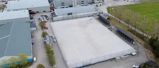Öppettider kan begränsas när idrotten måste spara • Temperaturen i simhallen diskuteras