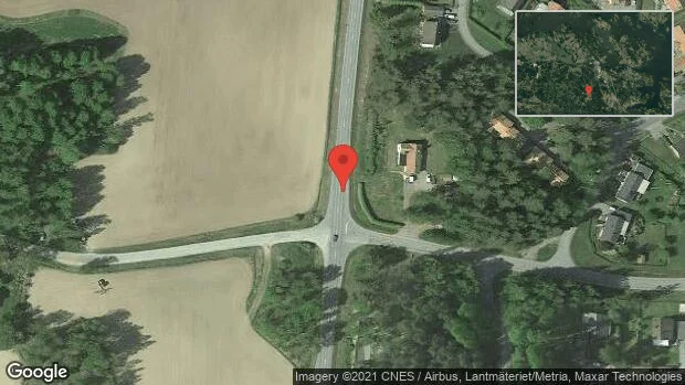 Personbil stillastående på väg 55