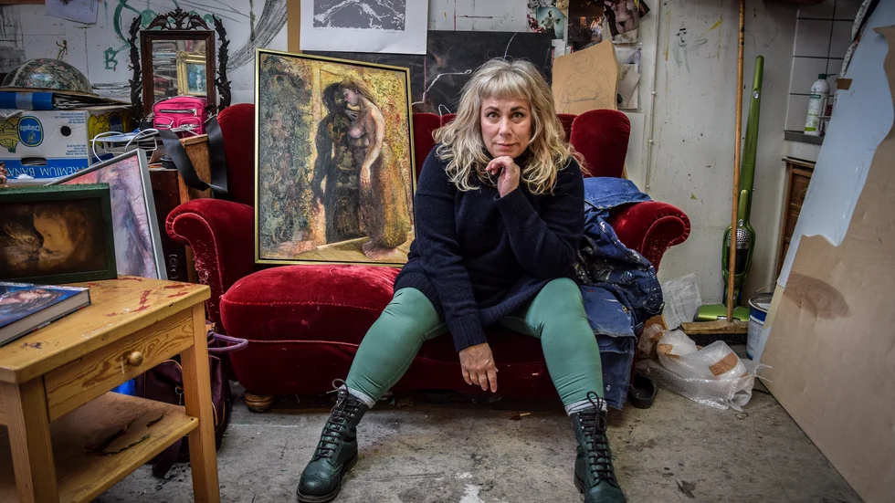 Stina Wollter gör en pudel och ber om ursäkt för sina inlägg på Instagram.